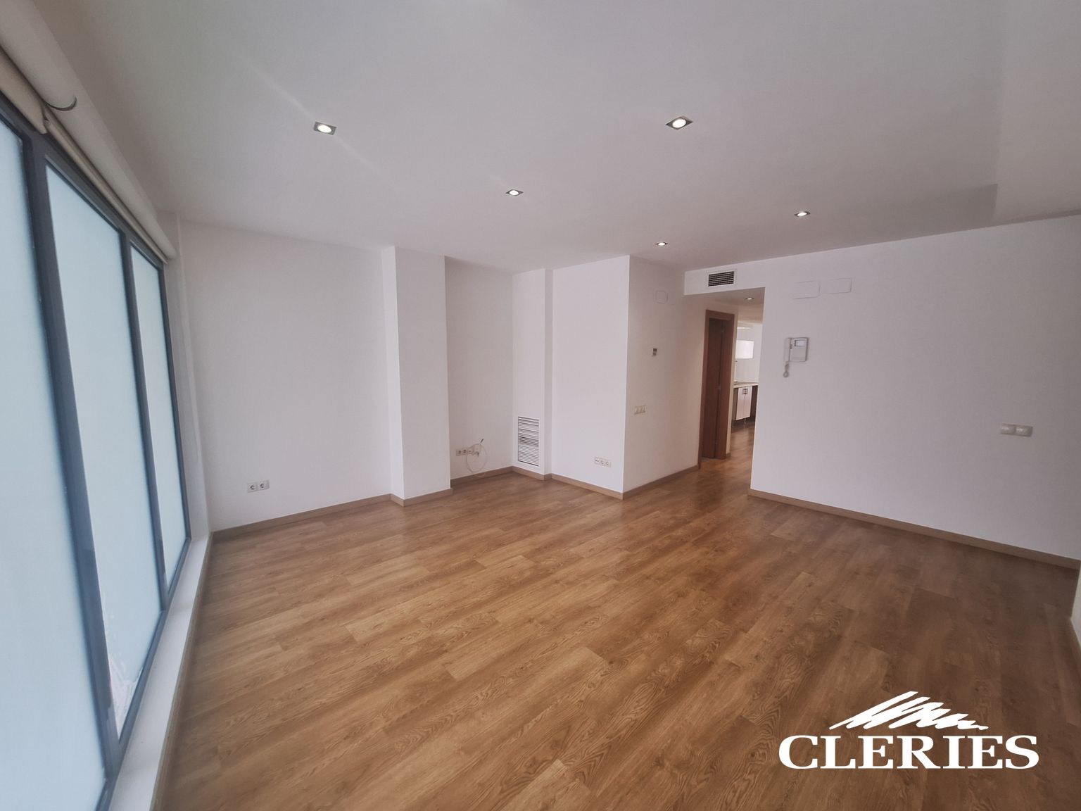 /RealEstateImages/6867/20260401_133859 [Resolucion de Escritorio].jpg